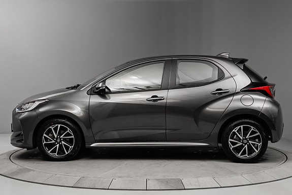 Toyota Yaris 2 of 30
