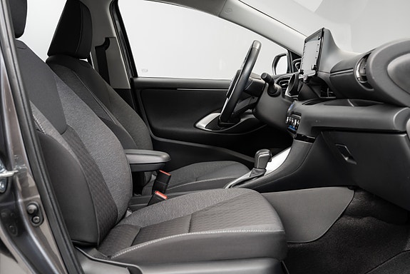 Toyota Yaris 30 of 30
