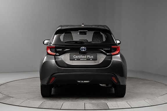 Toyota Yaris 3 of 30