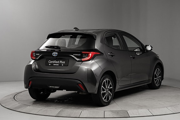 Toyota Yaris 4 of 30