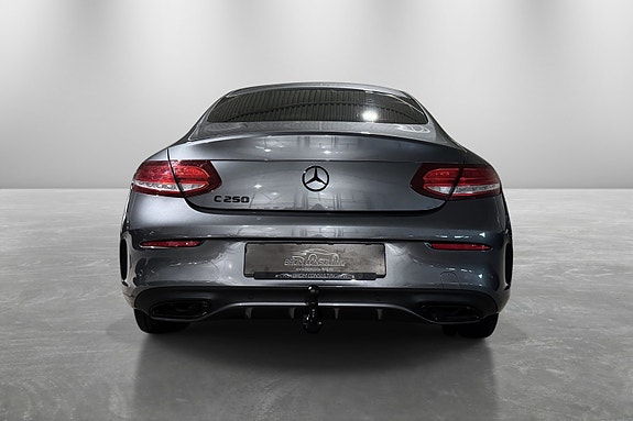 Mercedes-Benz C250 6 of 30