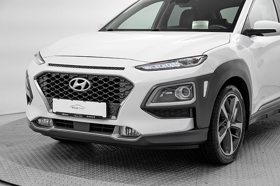 Hyundai Kona 2 of 30