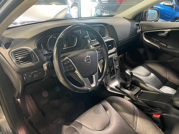 Volvo V40 9 of 26