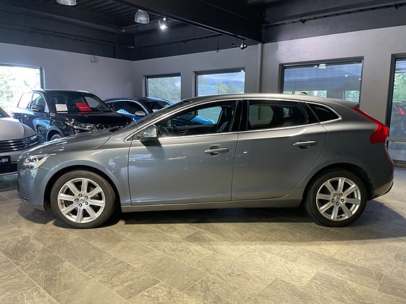 Volvo V40 6 of 26
