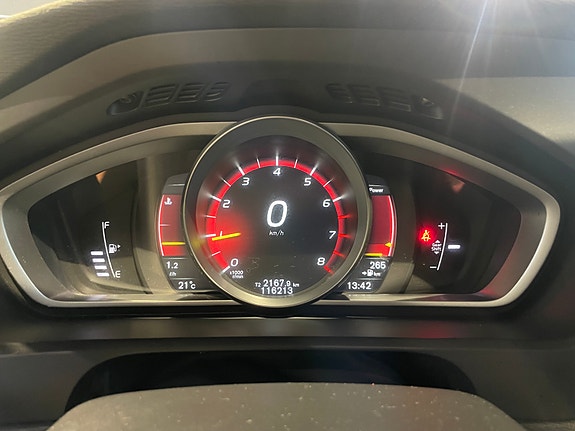 Volvo V40 18 of 26