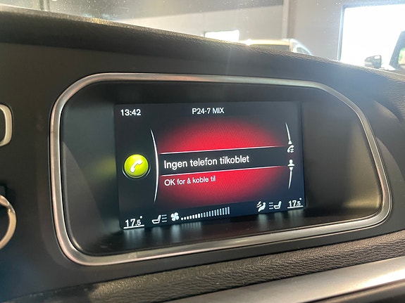 Volvo V40 15 of 26