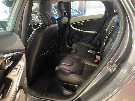 Volvo V40 20 of 26