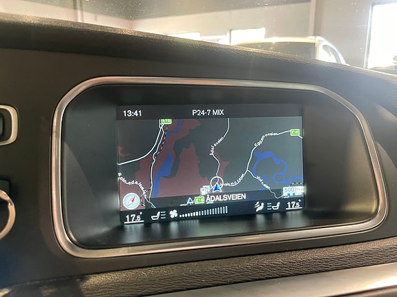 Volvo V40 14 of 26