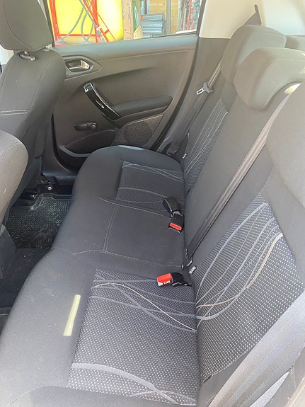 Peugeot 208 13 of 15