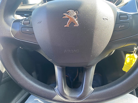 Peugeot 208 15 of 15