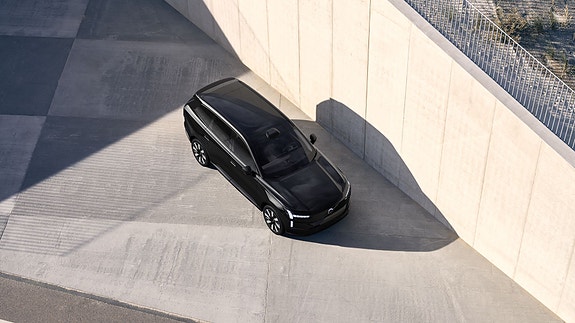 Volvo EX90 14 of 30