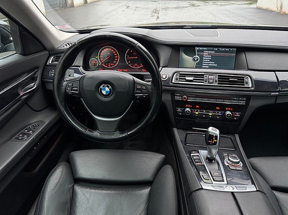 BMW 730d 24 of 30