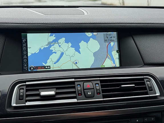 BMW 730d 30 of 30
