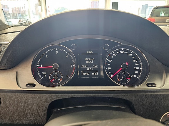 Volkswagen Passat Alltrack 19 of 25