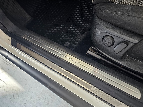 Volkswagen Passat Alltrack 20 of 25