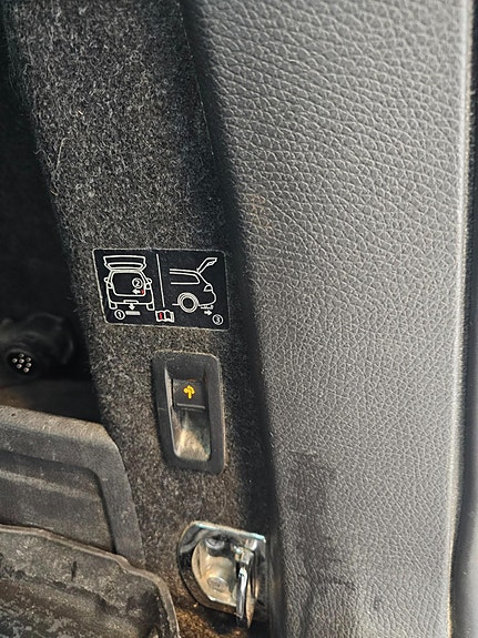Volkswagen Passat Alltrack 22 of 25
