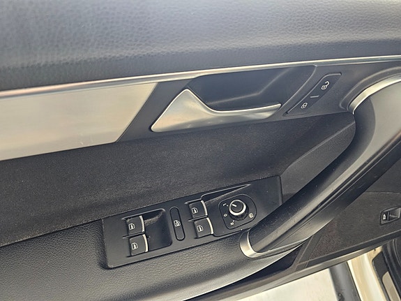 Volkswagen Passat Alltrack 21 of 25