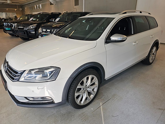 Volkswagen Passat Alltrack 2 of 25