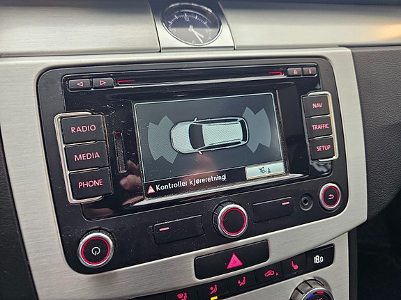 Volkswagen Passat Alltrack 18 of 25