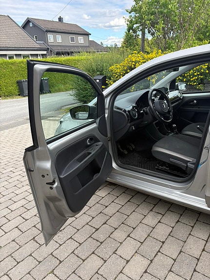 Volkswagen UP! 10 of 14