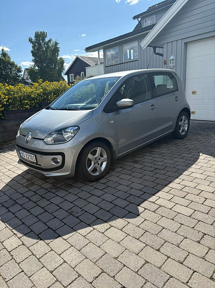 Volkswagen UP! 2 of 14