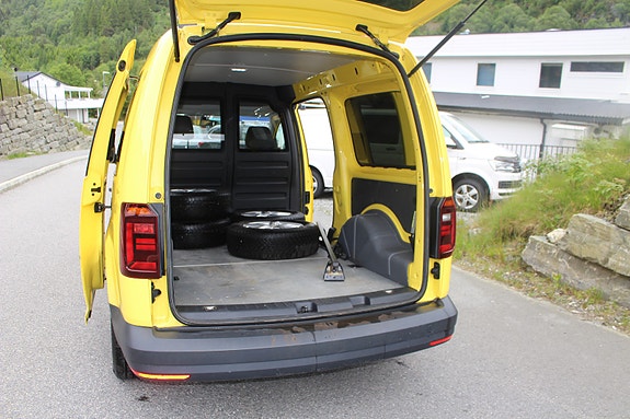 Volkswagen Caddy 8 of 19