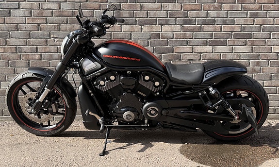 Harley-Davidson VRSCDX Night Rod Special 10 of 13