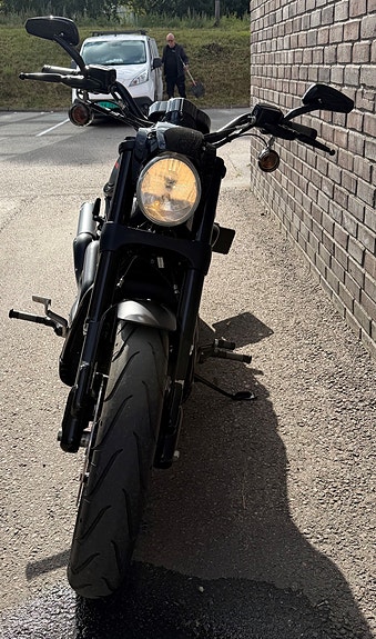 Harley-Davidson VRSCDX Night Rod Special 9 of 13