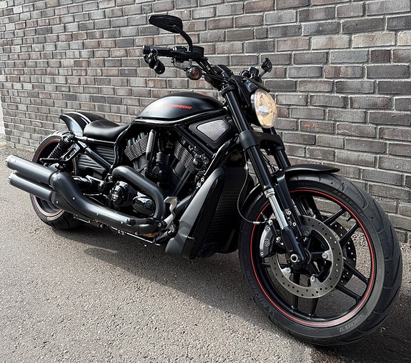 Harley-Davidson VRSCDX Night Rod Special 3 of 13