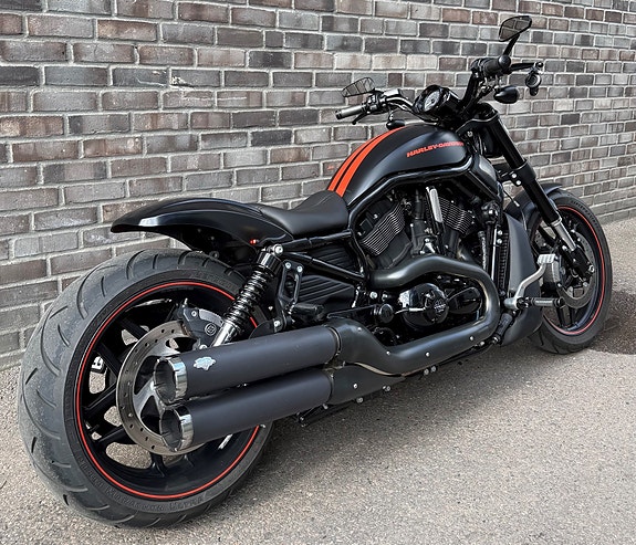 Harley-Davidson VRSCDX Night Rod Special 2 of 13