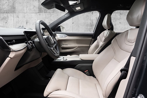 Volvo EX90 10 of 30