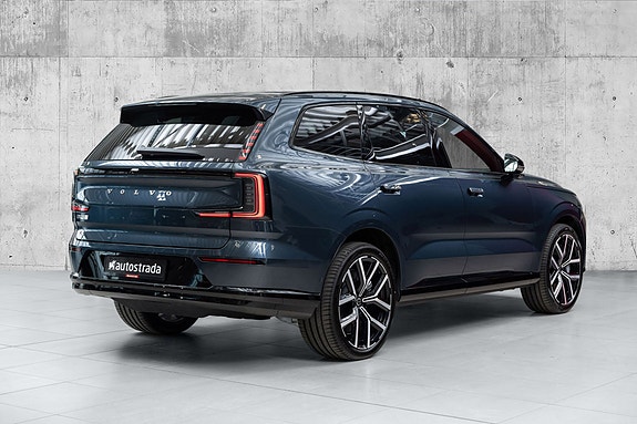 Volvo EX90 7 of 30