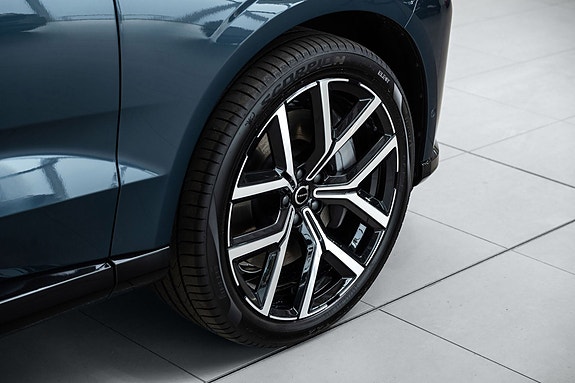 Volvo EX90 8 of 30