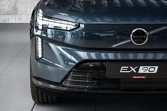 Volvo EX90 3 of 30