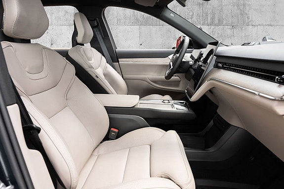 Volvo EX90 27 of 30