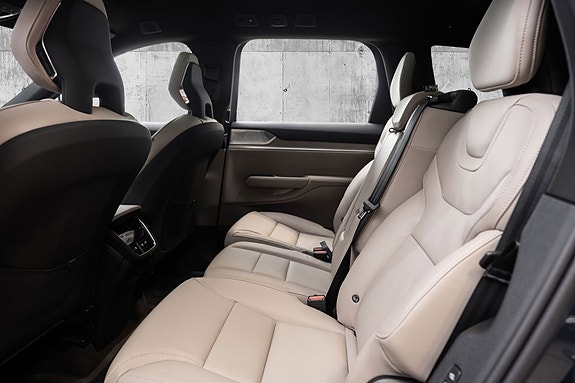 Volvo EX90 18 of 30