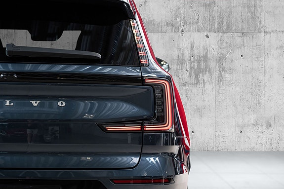 Volvo EX90 4 of 30