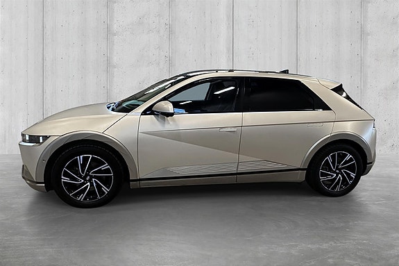 Hyundai Ioniq 5 2 of 17