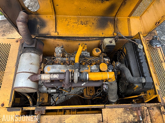 Kobelco K907D 26 of 30