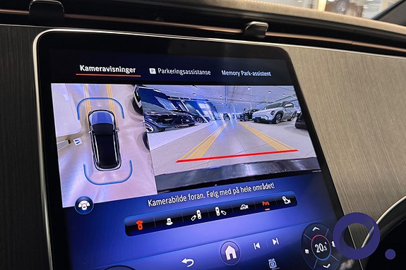 Mercedes-Benz EQE SUV 15 of 21
