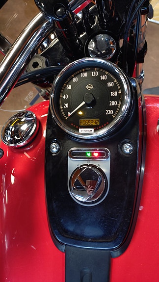 Harley-Davidson FXDF Dyna Fat Bob 3 of 6