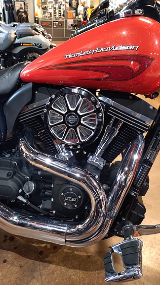 Harley-Davidson FXDF Dyna Fat Bob 4 of 6