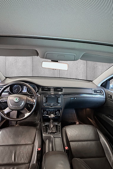 Skoda Superb 13 of 16
