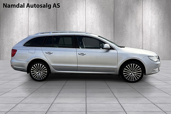Skoda Superb 2 of 16