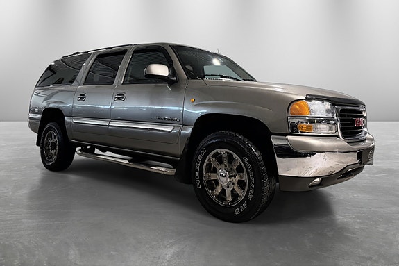 GMC Yukon 11 of 30