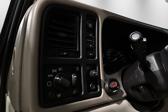 GMC Yukon 24 of 30