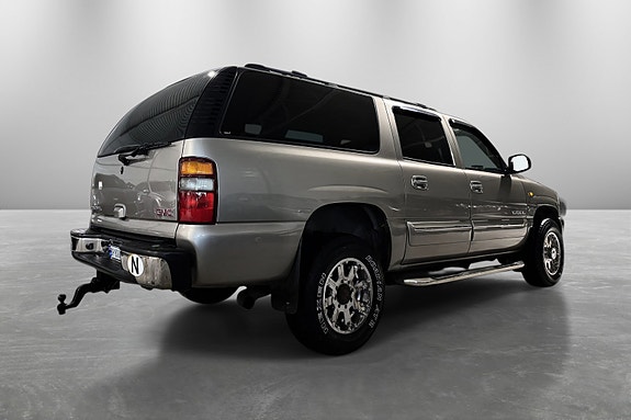 GMC Yukon 9 of 30