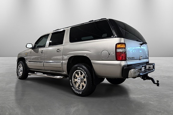 GMC Yukon 5 of 30