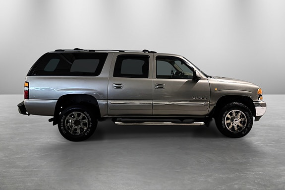 GMC Yukon 10 of 30
