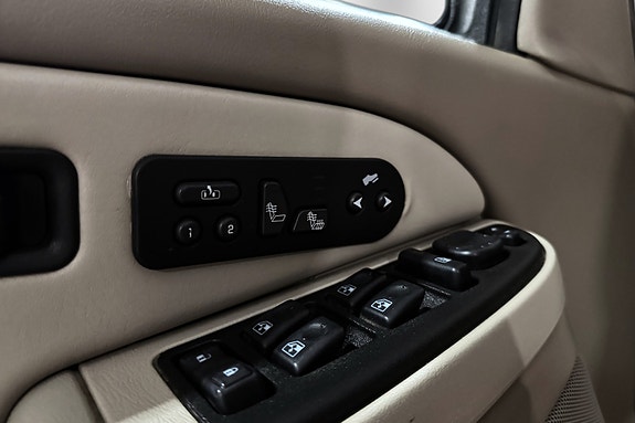 GMC Yukon 22 of 30